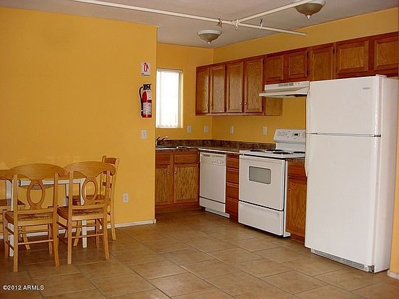 5th image of 2521 E Wood St Unit 2