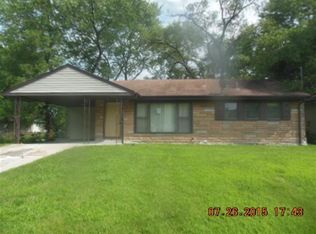 2052 McMenamy Dr, Saint Louis, MO 63136