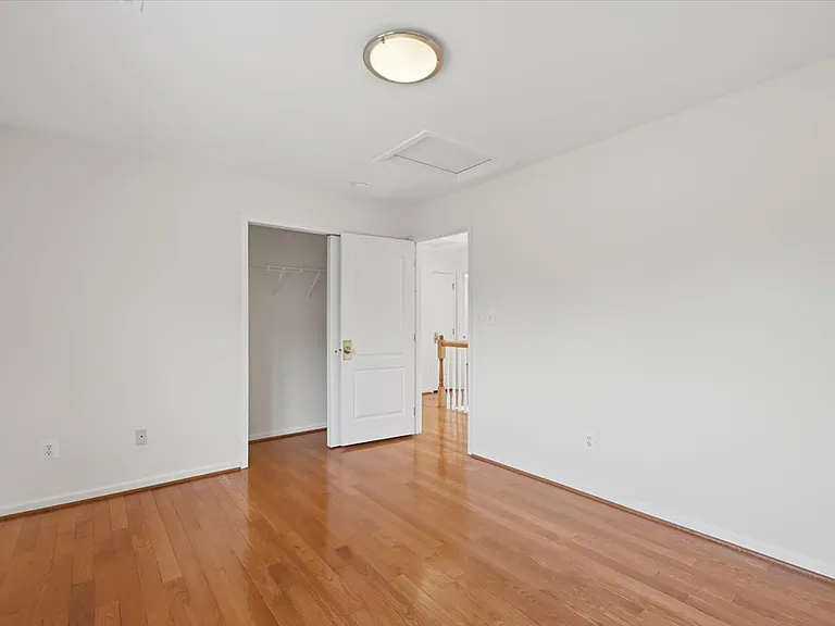20242 Hidden Creek Ct — Photo 53