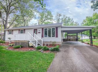 205 E Capital St, Benton, IL 62812