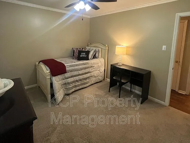 10511 Meandering Way — Photo 17