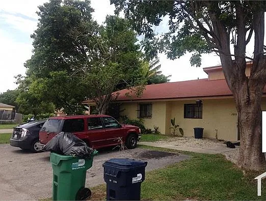 3 bed, 1200 sqft, $2,300 — Photo 4