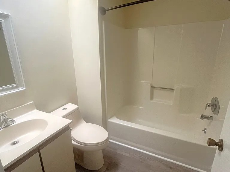 2304 Pine Ct S #13 — Photo 8