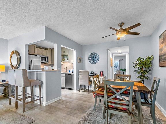 4th image of 534 Durham Circle #534