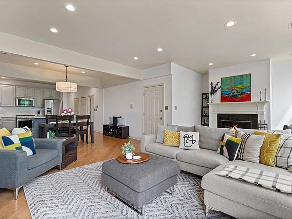 5th image of 3248 N Sheffield Ave #3