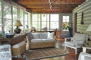 Wonderful 3 Season Porch/ Dining Area