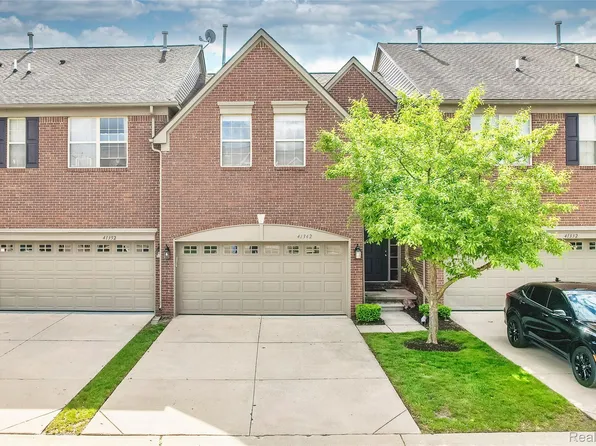 41342 N Maplewood Dr, Canton, MI 48187
