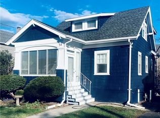 54 Crescent St, West Hartford, CT 06119