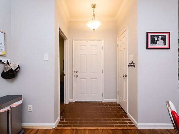 5th image of 416 N Pierce St #19