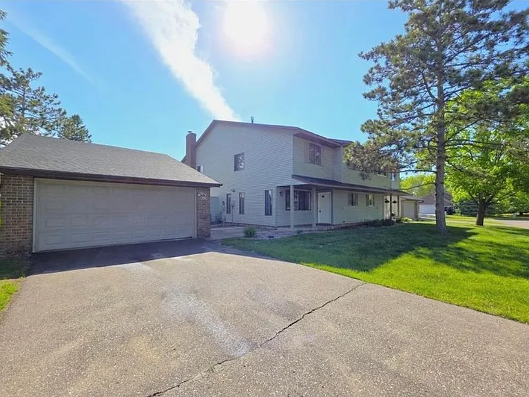 4710 Lenore Ln — Photo 1