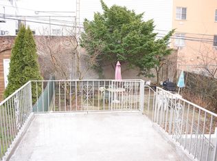 2667 30th St #2, Astoria, NY 11102