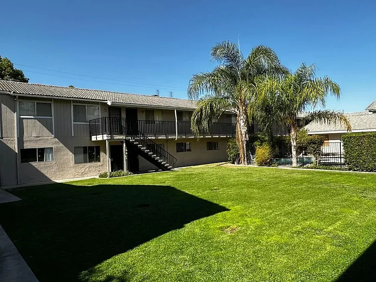 Bluehaven Apartments — Photo 9