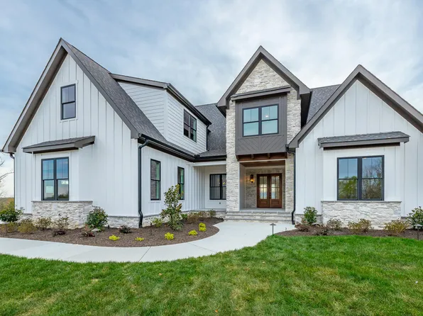 1765 Restful Dr, Soddy Daisy, TN 37379