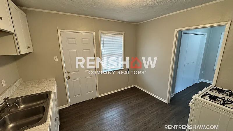 3 bed, 1.0 bath, 968 sqft, $1,000 — Photo 4