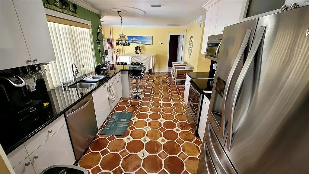 3 bed, 1710 sqft, $6,500 — Photo 4