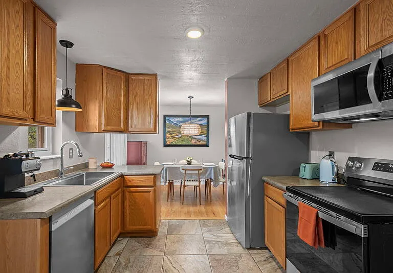 11073 Otis St — Photo 5
