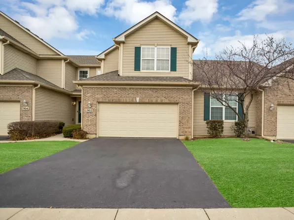902 Oak Ridge Blvd, Elgin, IL 60120