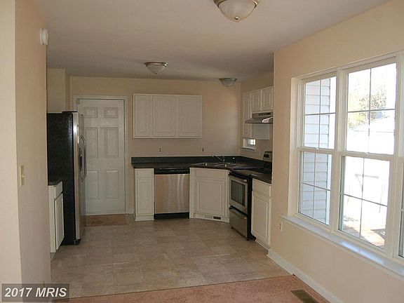 2nd image of 8601 Oak Glen Ct