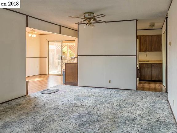 3rd image of 470-695 Reservoir Way
