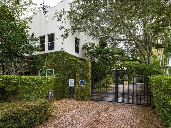 3051 Center St #9, Miami, FL 33133
