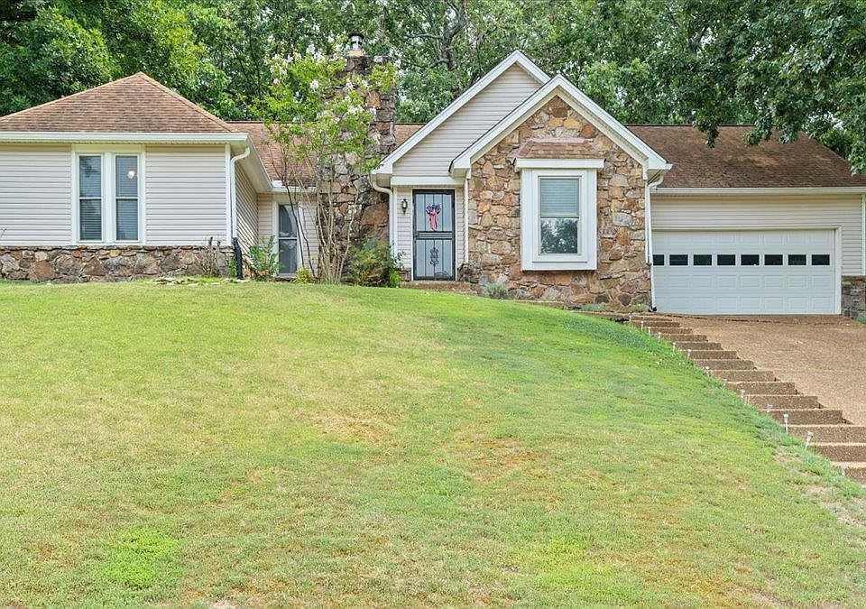 1st image of 8551 Chippingham Dr