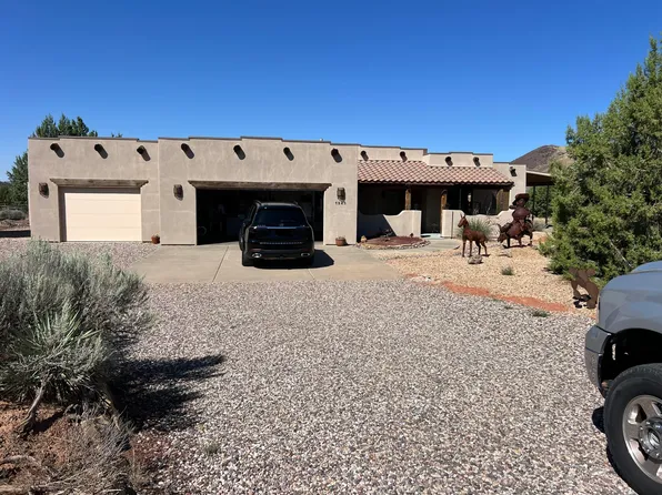 1283 N Carters Pond Rd, Dammeron Valley, UT 84783