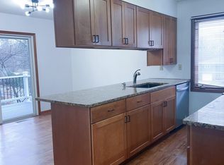 5600 Wood Duck Cir #2, Excelsior, MN 55331