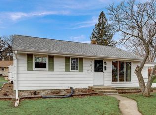 7035 W Tallmadge Pl, Milwaukee, WI 53218