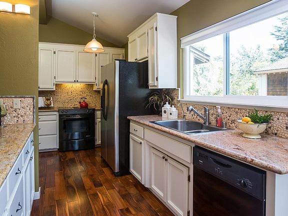 4th image of 2161 Penasquitas Dr
