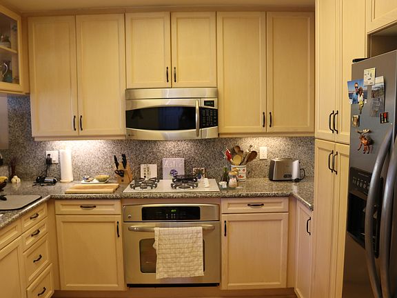 3rd image of 6453 Zuma View Pl Unit 120