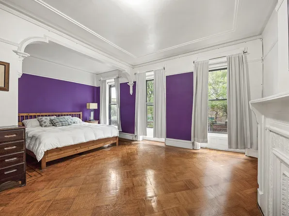 621 Putnam Avenue HOUSE image 3 of 17