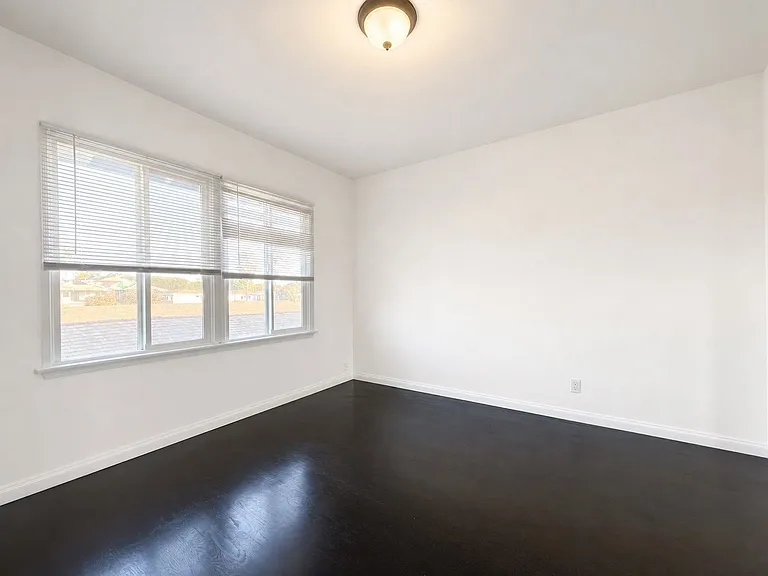 2106B Delaware Ave — Photo 17