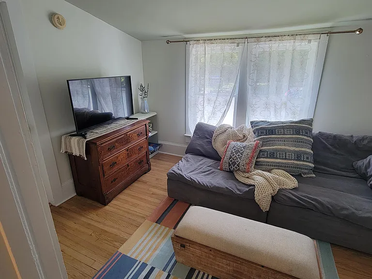902 S Main St #B — Photo 8