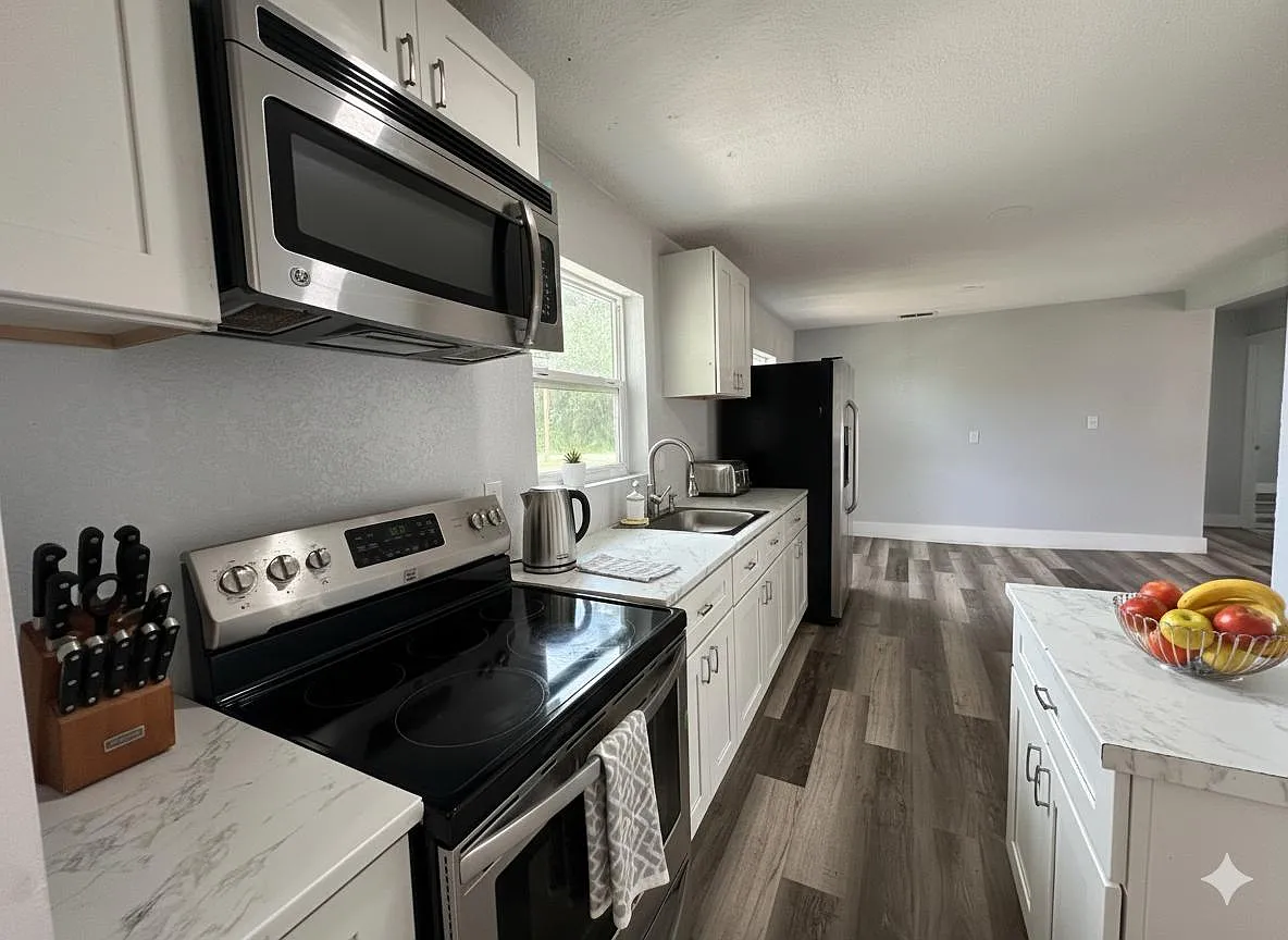 4 bed, 2.0 bath, 1900 sqft, $910 — Photo 2