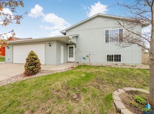 523 Aana Ave, Baltic, SD 57003