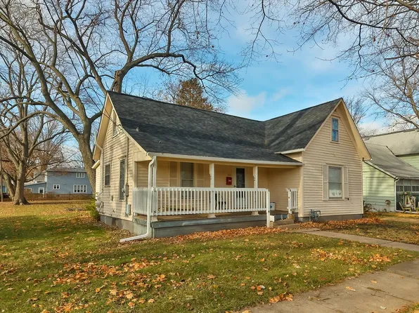 802 S 2nd St, Oregon, IL 61061