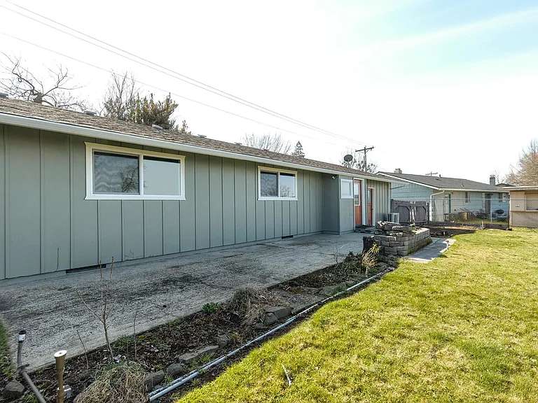 Division Rd — Photo 25