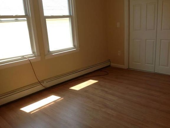 3rd image of 870 Nugent Ave