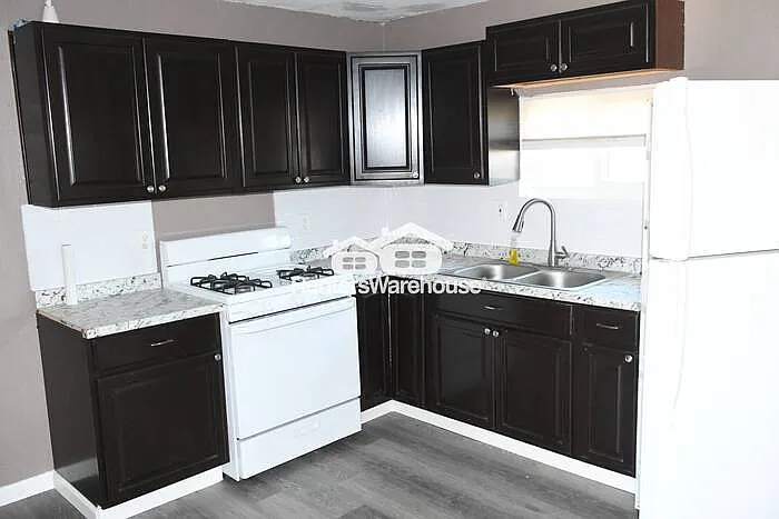 210 N Casa Grande Ave — Photo 4