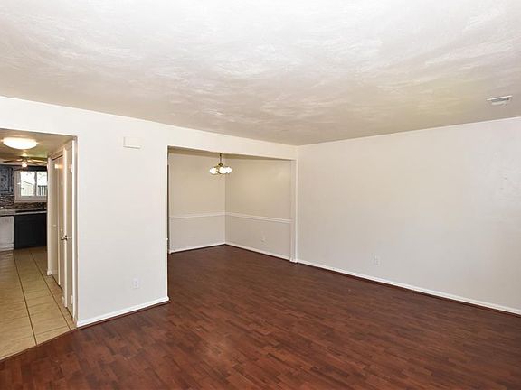 4th image of 3235 Manor Glenn Ct