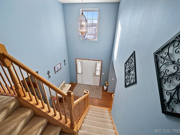 5th image of 1910 Crestview Dr