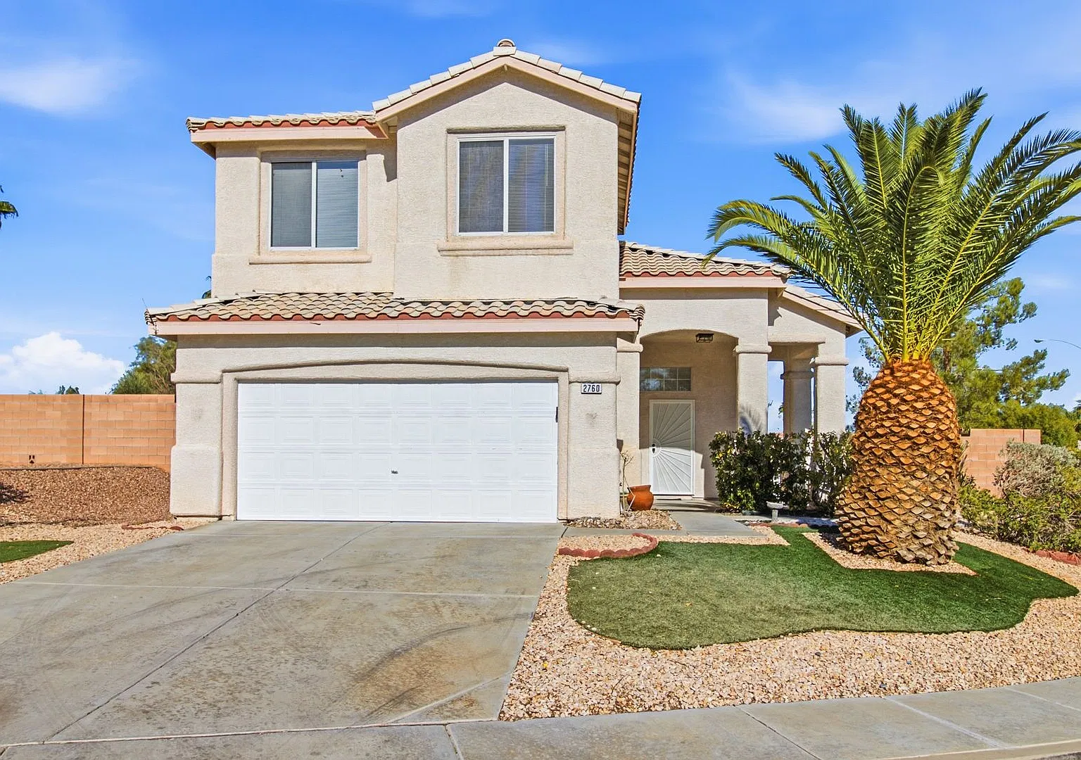 Charming Henderson Home on a Corner Cul-de-Sac Lot — Photo 3