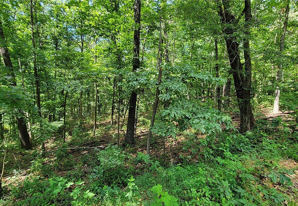 1st image of 6 Ludborough Ln #6