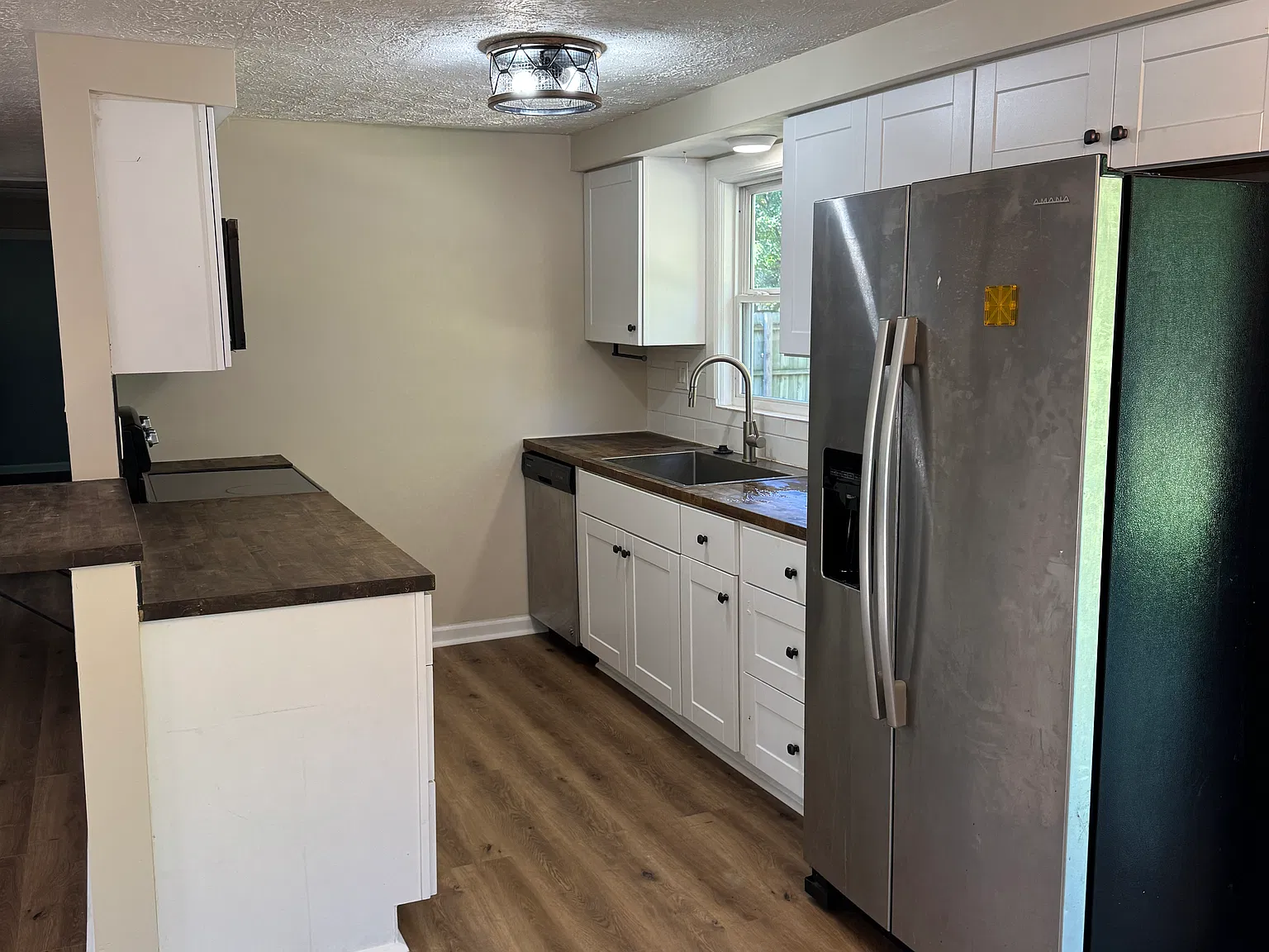 3 bed, 1100 sqft, $2,500 — Photo 3