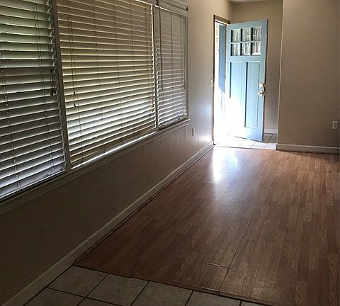 3rd image of 824 Daughtry Ave N