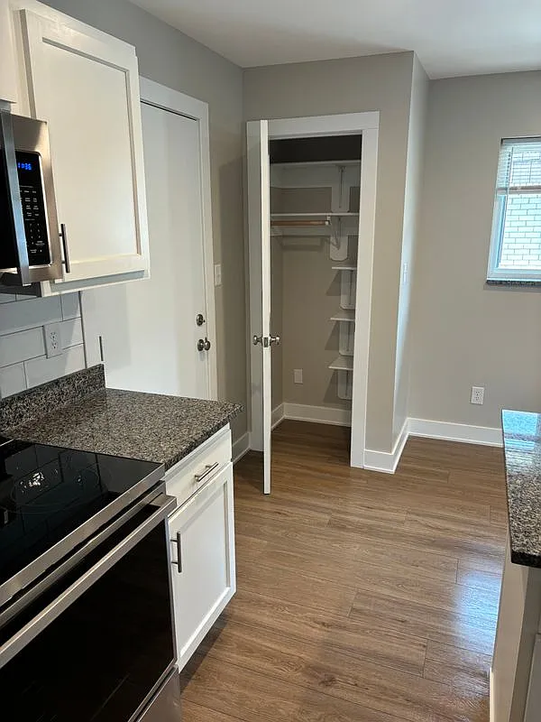 2 bed, 3.0 bath, 1000 sqft, $1,650 — Photo 3