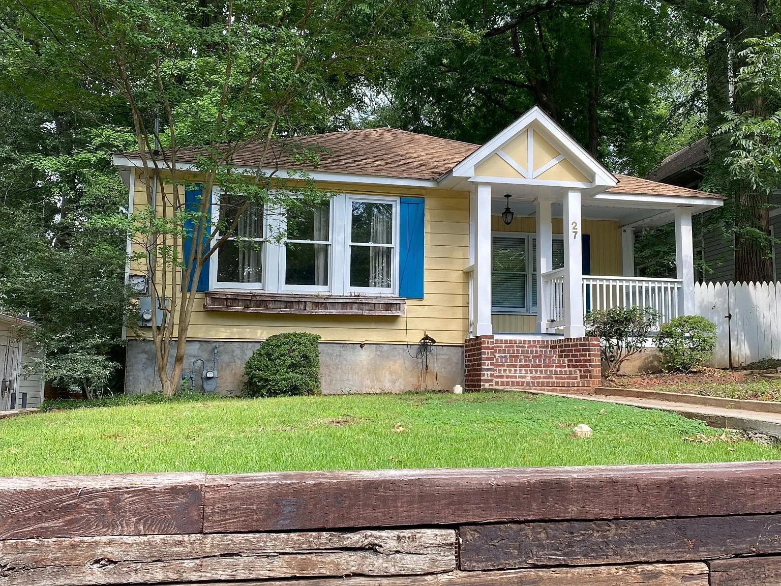27 Screven St NE — Photo 1