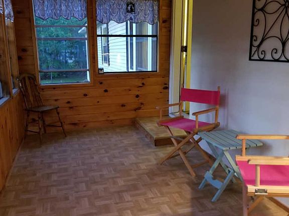 4th image of 28 Aspen Ln