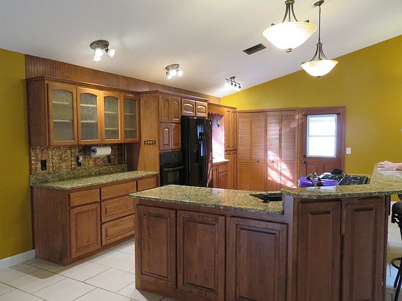 5th image of 3000 Pebble Creek St