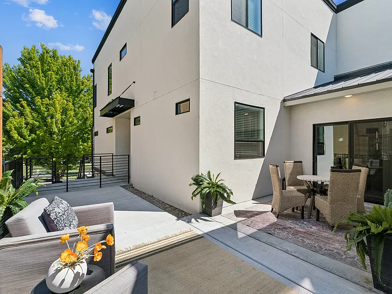 5825 W Hidden Springs Dr — Photo 28
